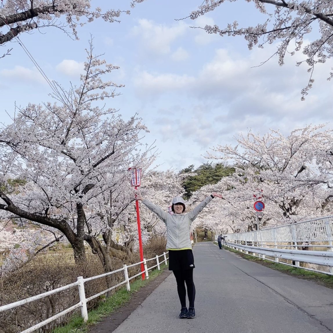 InterviewerYuki's tweet photo. 【満開の
　花見朝ラン
　春ウララン♩】

#ユッキー心の川柳 

数日お休みしちゃったけど
また川柳アップしていきます♩

「続けられなかった」
と嘆いてやめちゃうんじゃなく

また走りだせば良いよね。 https://t.co/FPW7XCFwiG