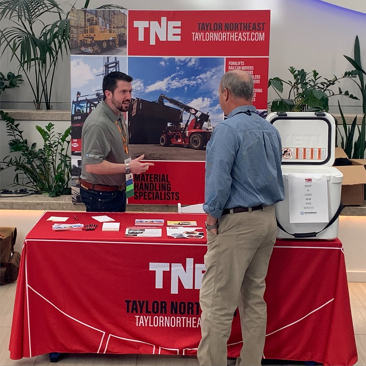 TNELiftTrucks's tweet photo. It's on! After last night's reception, #NEARSWeek is officially underway in Newport, R.I. If you use a railcar mover in your operations, then the Taylor Northeast table at NEARS is THE place you want to be.

Stop by and say hello!

#Trackmobile #NEARS #MobileRailcarMovers https://t.co/qWDi7Ly4Eu