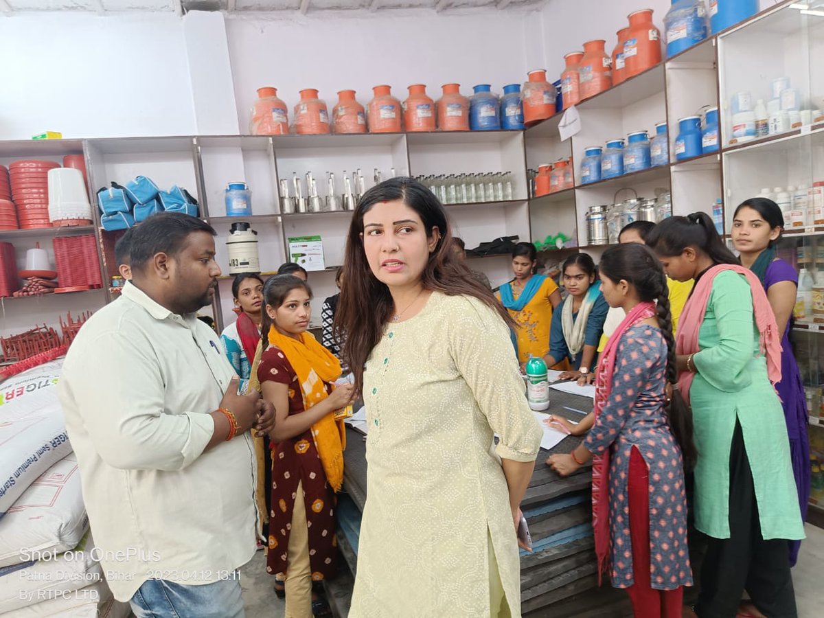 GramshreeK's tweet photo. Aastha Singh sharing her knowledge and expertise to Gramshree Kisan trainees who are now ready for placements. The CEO leaving no stone unturned towards empowering Rural Youth
#microentrepreneurship #aggregatingtechnology
#animalhusbandry #fishery #creatinglivelihood https://t.co/85AbOLcKmA