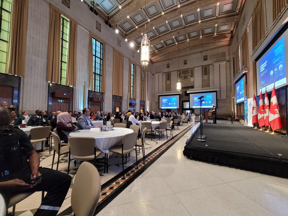 DRRmatters's tweet photo. A wonderful evening at last night’s Community Friendship Dinner, celebrating the spirit of #Ramadan and strengthening our bonds of friendship and community.   Thank you @IDI_Ottawa for a great event.  We appreciate your continued support and ongoing partnership. Ramadan Mubarak! https://t.co/xwTkOw9Ozc