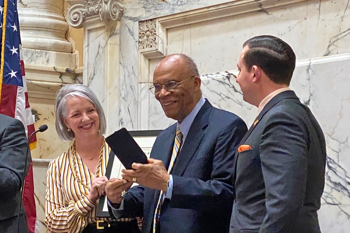 UMDLaw's tweet photo. Professor @LarrySGibson was honored by the Maryland Senate with a First Citizen Award "for his lifetime of work." @marylandmatters https://t.co/xHgZfbqs1u https://t.co/pohXQ1o18r
