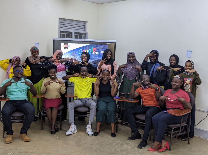 EagleInfo_UG's tweet image. #TechInfluencer Thread

1/3: Meet @SedrickOtolo3 a 24-year-old Co-Founder and Director at @kakebetech the Leading Technology company in the Northern Regions Of Uganda with Headquarters in Lira City.
#EagleInfoSolutions
@CanaryMugume @Atuhairecarol10 @MimiHearts1