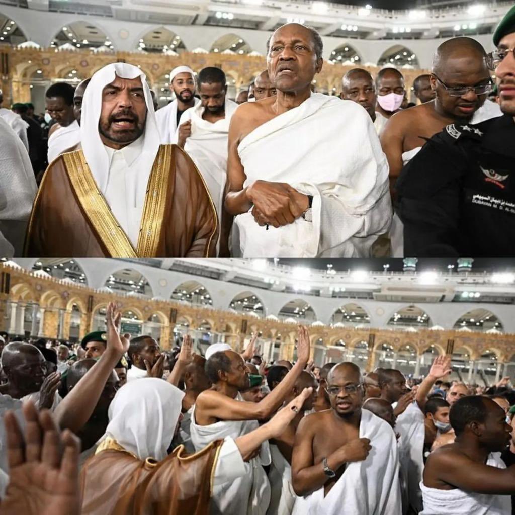 Planet_101FM's tweet photo. Photos of President Buhari and his delegation preforming Umrah (lesser Hajj) last night at the Masjid al-Haram in Makkah , the Kingdom of Saudi Arbia.

#NewsUpdate
#Buhari #Saudi_arabia 
#planetradio101fm
#RevolvingAroundYou https://t.co/5Y4aS3xdS3