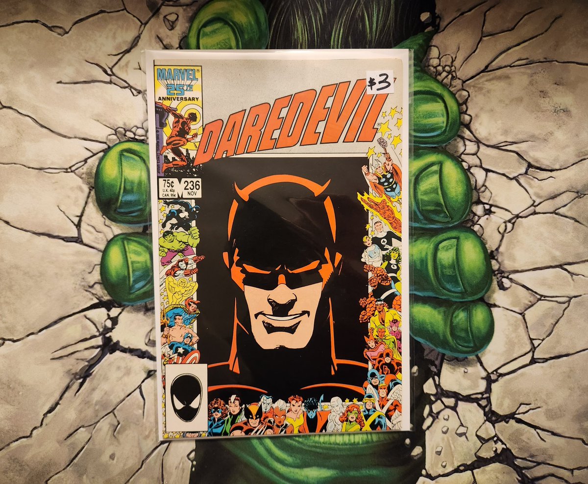 Apollokid3000's tweet image. Marvel 25th Anniversary Frame cover featuring Daredevil. Issue #236!

#OldComicBookDay
#MarvelComics
#AnniversaryFrame
#Daredevil 
@RCode44 
@Daredevil