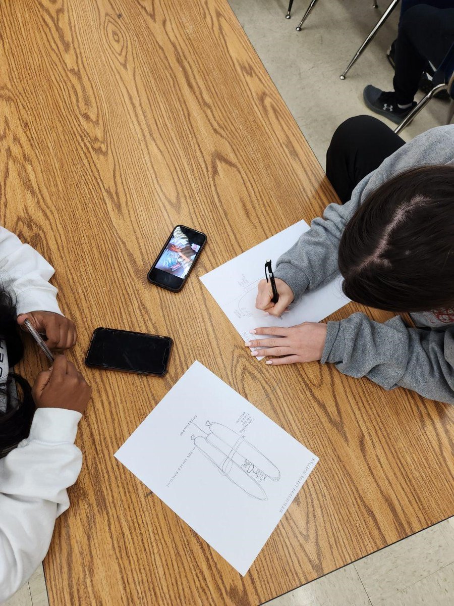 WoodstockCTAE's tweet photo. WHS Engineering students are have been hard at work in the Engineering Lab designing balloon rockets and making shapes out of metal robot parts! #WHSCTAE #CTAEDelivers #WHSSTEM https://t.co/0QYPpy2dWp