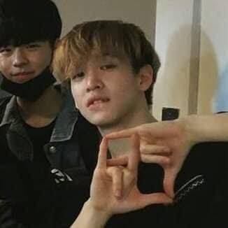 ejs712's tweet photo. Day 18 of #30DaysWithAllen 🐧 My fav Allen’s pre debut pics?
These 3. The reasons? Simply because:
1. I am a Luvity and a Stay, and his friendship with Stray Kids in the past and the present warm my heart
2. Allen looks so cute and gorgeous here
❤️
#Cravity #CravityAllen https://t.co/Eu2UE1n7Qo