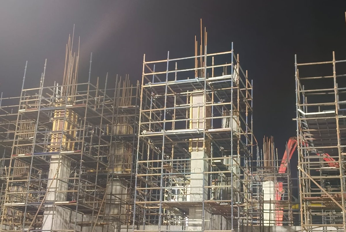 MEIL_Group's tweet photo. Column casting & steel works are underway at various segments we are building for the #RajasthanRefinery.
#MEIL #HRRL #Rajasthan #SulphurRecoveryUnit #Hydrocarbons https://t.co/gzfMR09GSo