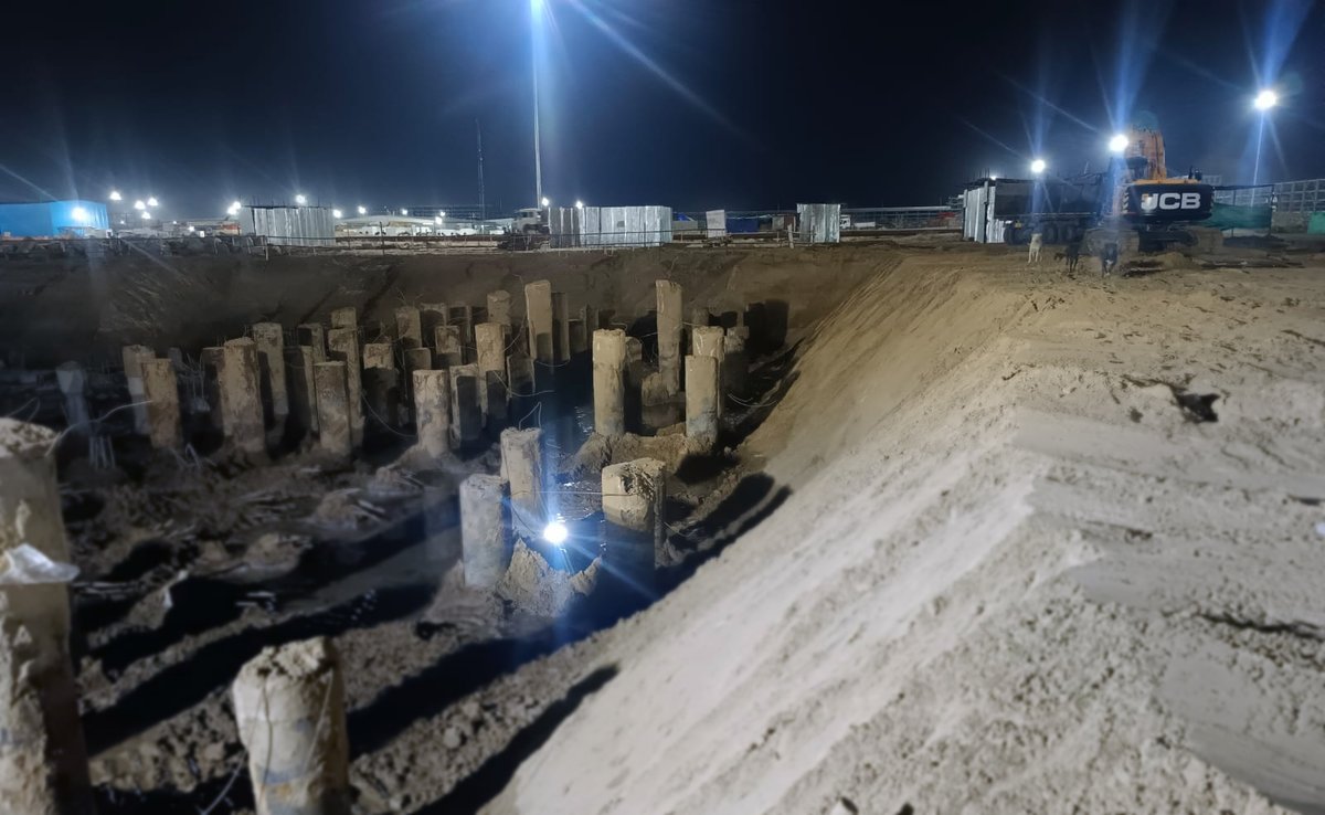 MEIL_Group's tweet photo. Column casting & steel works are underway at various segments we are building for the #RajasthanRefinery.
#MEIL #HRRL #Rajasthan #SulphurRecoveryUnit #Hydrocarbons https://t.co/gzfMR09GSo