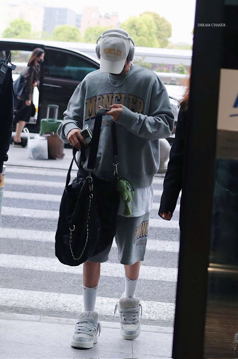 88taIes's tweet photo. waiting for minghao's #oot8 😔 https://t.co/ANZOBOdSVh