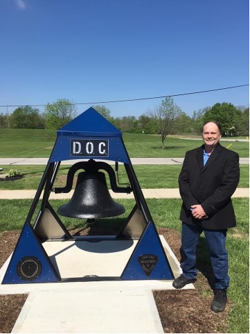 Mike Keel, maintenance foreman at Indiana State Prison, will not survive the injuries he sustained during Monday’s assault and his family has made the generous decision to donate his organs.
Mike is a 29-year employee of DOC known for his workmanship.