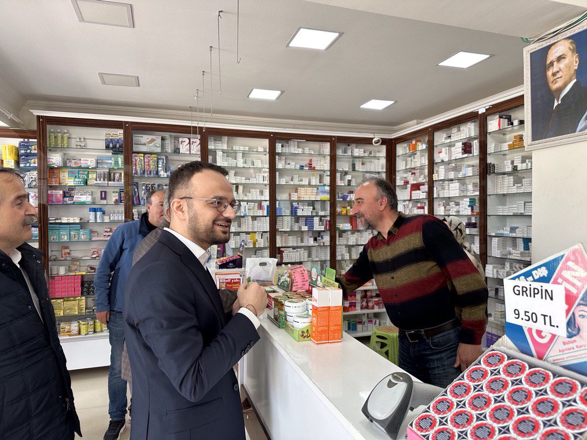 AdnanDizer's tweet photo. Bugün Arifiye'deyiz.

İnsanımızın dertleri ile hemhal oluyor, sevinçleri ile huzur buluyoruz.
Sayın Cumhurbaşkanımız @RTErdogan’dan aldığımız güç ve ilhamla bu şehri sokak sokak gezerek necip milletimizin her ferdine ulaşacak #DoğruAdımlarlaYolaDevam diyeceğiz.
#DoğrusuAKParti 🇹🇷 https://t.co/0HSEVmK35E