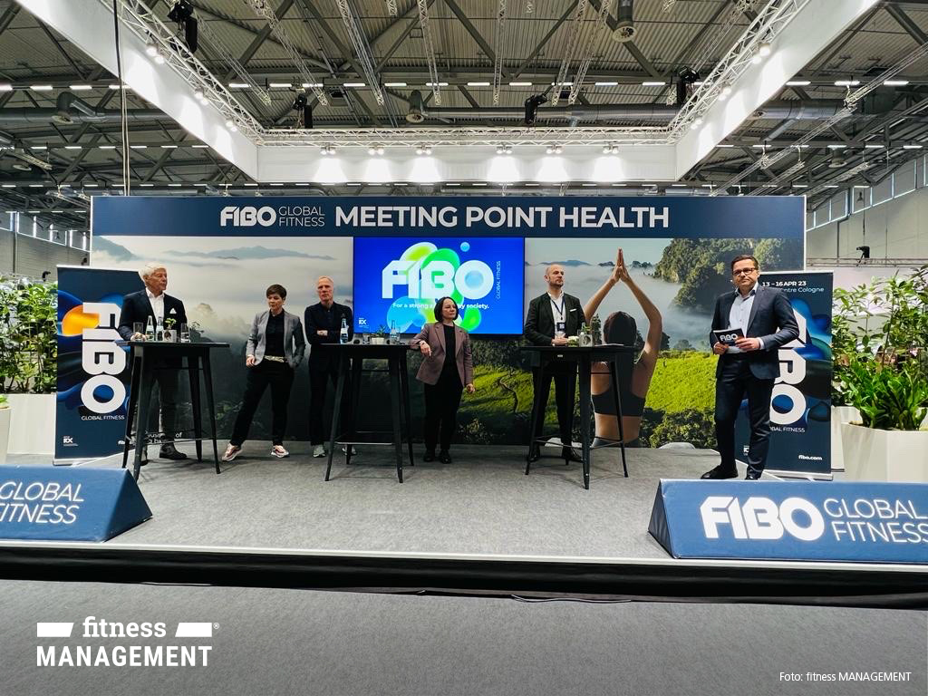 fm_aktuell's tweet image. 💪 In unserer Bildergalerie gibt’s ein paar ausgewählte Motive vom ersten #FIBO Tag für euch. Mehr davon findet ihr auf unserem Instagram-Account. 
#FIBO23
@DSSVeV @dhfpg_de  @bsa_akademie  @FIBO_Show  @fibo_congress  @philipphartewig  @Europe_Active @AOK_Politik
