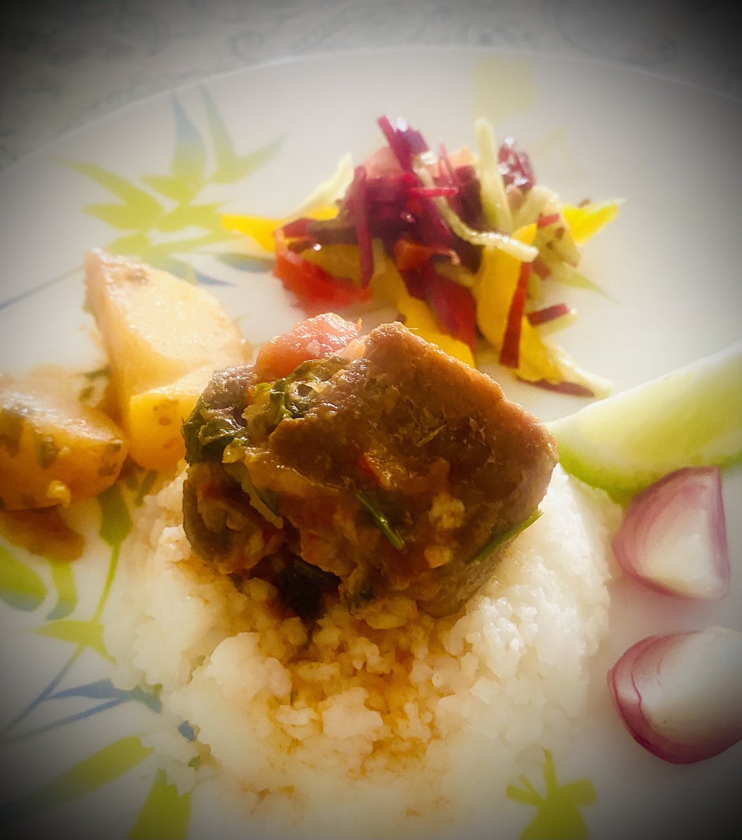 PBarbarooah's tweet photo. Its not the weather for it.. but who cares.. Any day is good for some mean pork curry and sticky rice♥️ #foodie #Northeast #Assam #Guwahati #mykitchenstory https://t.co/5z976J9R5V