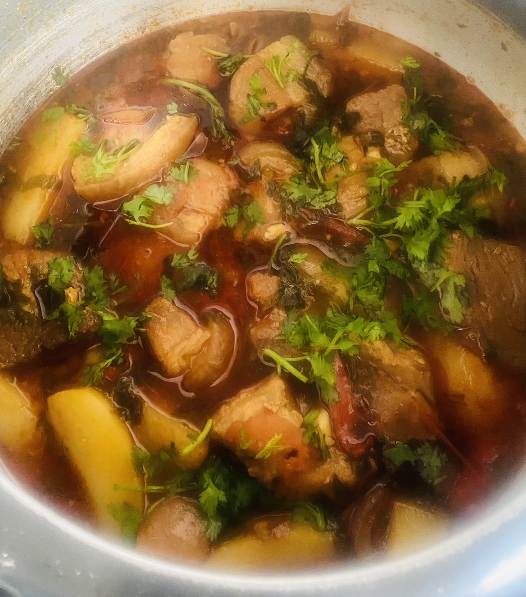 PBarbarooah's tweet photo. Its not the weather for it.. but who cares.. Any day is good for some mean pork curry and sticky rice♥️ #foodie #Northeast #Assam #Guwahati #mykitchenstory https://t.co/5z976J9R5V