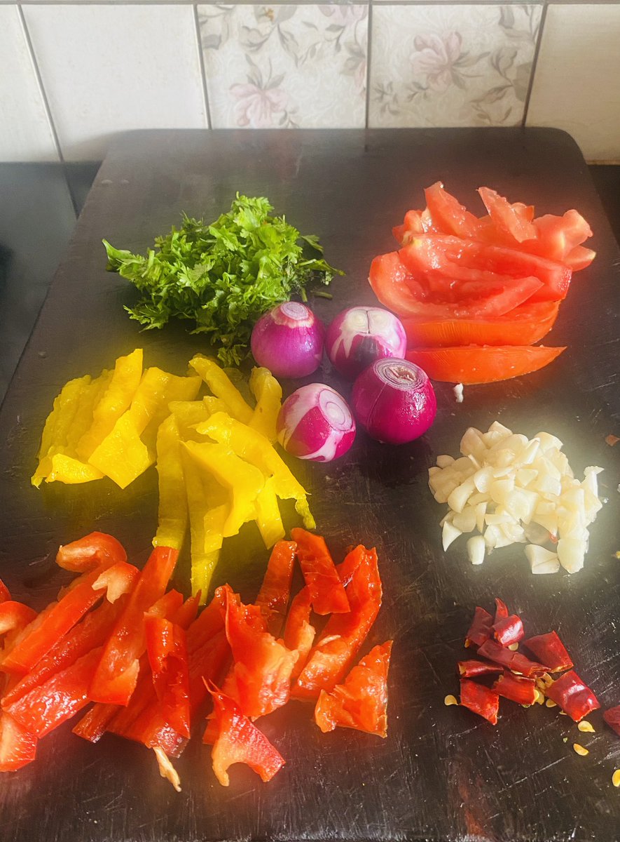 PBarbarooah's tweet photo. Its not the weather for it.. but who cares.. Any day is good for some mean pork curry and sticky rice♥️ #foodie #Northeast #Assam #Guwahati #mykitchenstory https://t.co/5z976J9R5V