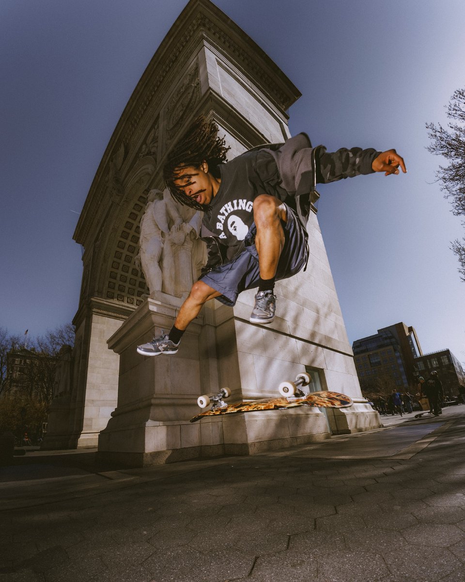 BAPEOFFICIAL's tweet photo. Skating around New York City with the latest BAPE® SK8 STA. Releasing on https://t.co/KulC1U1GBI Friday, April 14th, and at BAPE STORE® on Saturday, April 15th.

#bape #abathingape #bapesta #sk8sta https://t.co/JSrh1ivTny