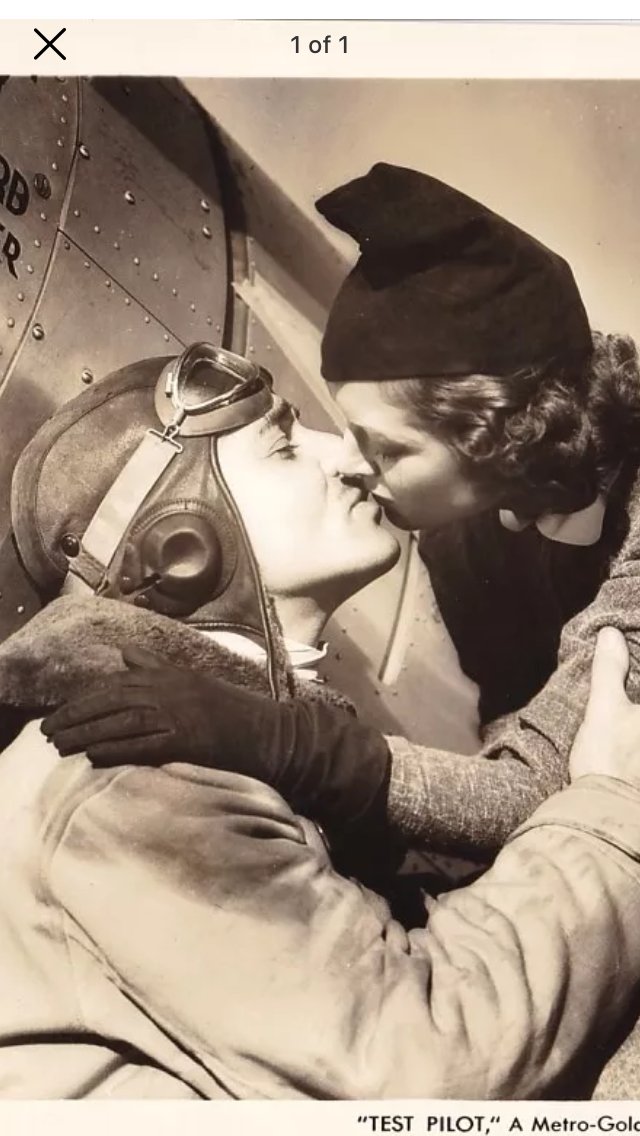 ivancp25's tweet photo. Feliz #DíaInternacionalDelBeso a tod@s 💋💋💋
Por una mirada, un mundo,
por una sonrisa, un cielo,
por un #beso... yo no sé qué te diera por un beso...
Feliz #DíaMundialDelBeso 👨✈️💋👩✈️
#Besote #Besazo #Besito #Kiss #Kisses #Besar #KissMeBeforeFlight 💋😜👨✈️👩✈️😜💋 https://t.co/RCS6vYpb4e