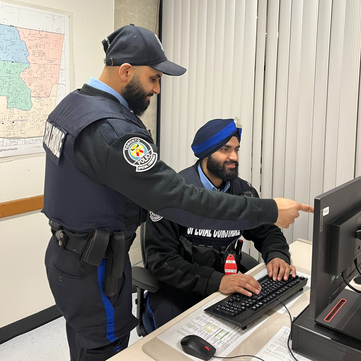 TPS31Div's tweet photo. District Special Constables are an important part of the Toronto Police Team. They take reports, assist with searching for evidence & missing persons, take statements, & assist with managing persons in custody. The program is expanding to address community concerns. #31Division https://t.co/tYWhxg2AdI