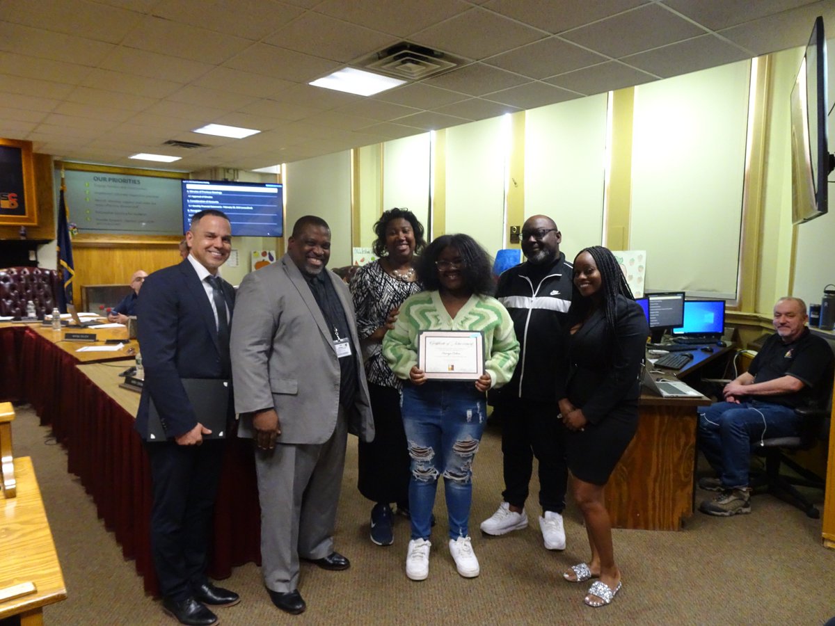 Syracuse City School (@syracuseschools) on Twitter photo Congrats to <a href="/HenningerSCSD/">Henninger High School</a> senior Camryn Collins, who was recognized at this week's Board of Education meeting. This May, Camryn will be participating in the ‘Students Inside Albany’ program, sponsored by the <a href="/LWVNYS/">LWV of New York</a>! #SCSDSuccess Congrats to <a href="/HenningerSCSD/">Henninger High School</a> senior Camryn Collins, who was recognized at this week's Board of Education meeting. This May, Camryn will be participating in the ‘Students Inside Albany’ program, sponsored by the <a href="/LWVNYS/">LWV of New York</a>! #SCSDSuccess