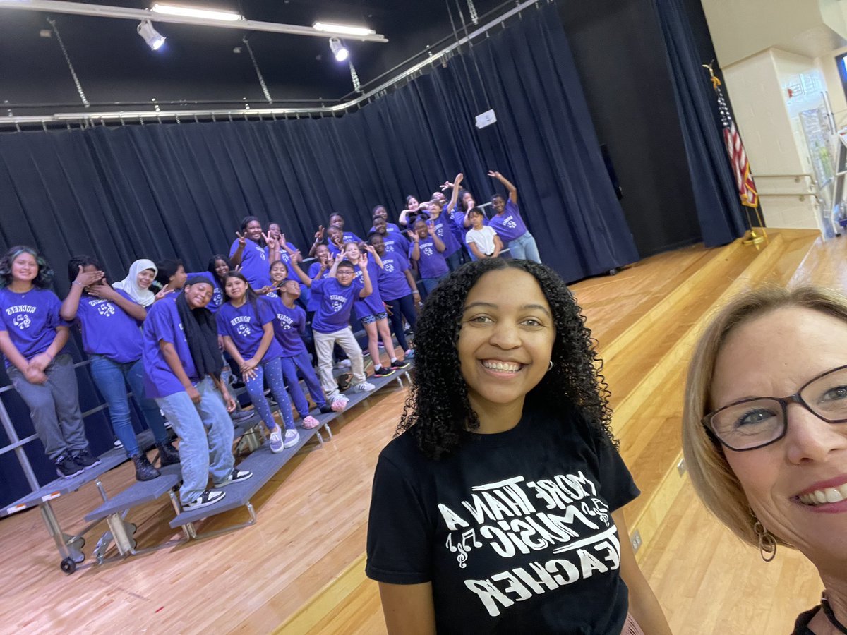LoriRuth18's tweet photo. Hanging out recording TOY patrol music with @RogersLaneES TOY semi-finalist Gizelle Dangerfield! 🎶🎤🎵@WCPSSTeam https://t.co/aEhZuzcx59