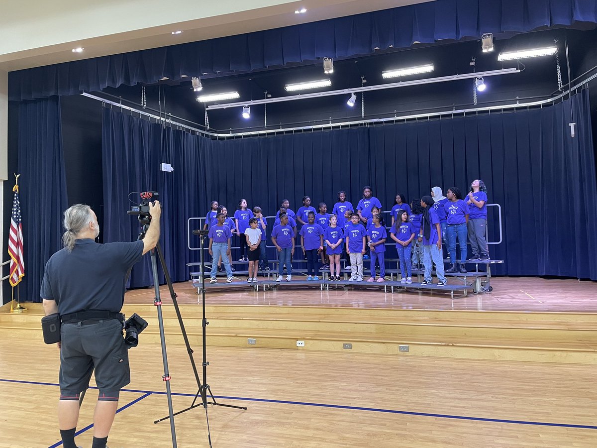 LoriRuth18's tweet photo. Hanging out recording TOY patrol music with @RogersLaneES TOY semi-finalist Gizelle Dangerfield! 🎶🎤🎵@WCPSSTeam https://t.co/aEhZuzcx59