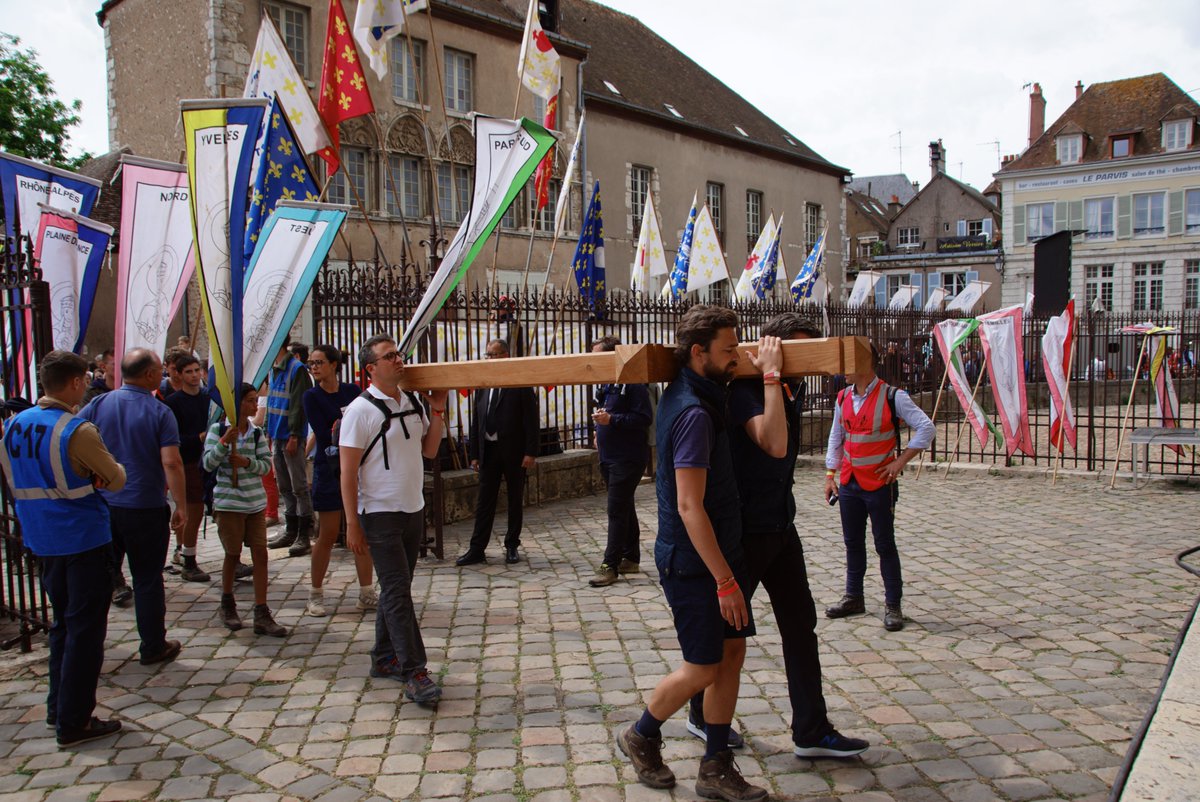soscalvaires's tweet photo. PELERINAGE DE CHARTRES
⚠ttention, les #inscriptions seront limitées dans la région Ouest... 🏃 Allez vite vous inscrire dans notre #chapitre #simondecyrene !
Suivez ce lien pour les inscriptions : https://t.co/0GasjEE3eg
#soscalvaires #notredamedechretienté https://t.co/NQTYhGatgE