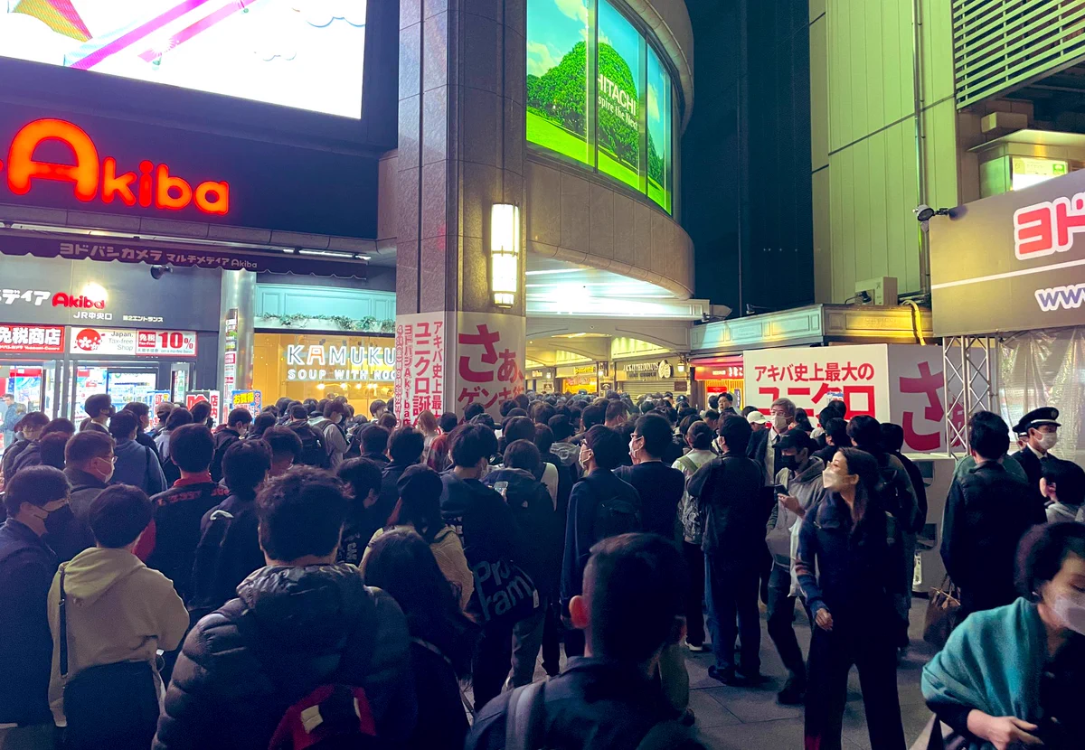 アキバに謎の人集り！ポケモンカード発売開始！