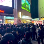 アキバに謎の人集り!ポケモンカード発売開始!