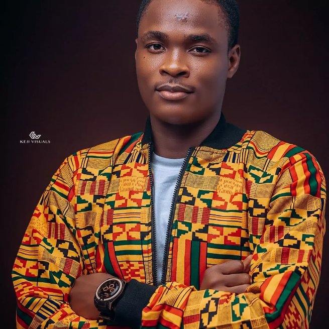 Aphoenix_Crafts's tweet photo. Peep the glam; the indisputable finesse; the palpable aura of confidence
It's an obvious sequel of being adorned in first-rate apparel.

Happy birthday to a handsome Aphoenix triber. @OluwaseunAjimu2 @emmysblog98 
.
.
#afrocentrism #afrocentrism #Afro https://t.co/cXIUoKPk2K