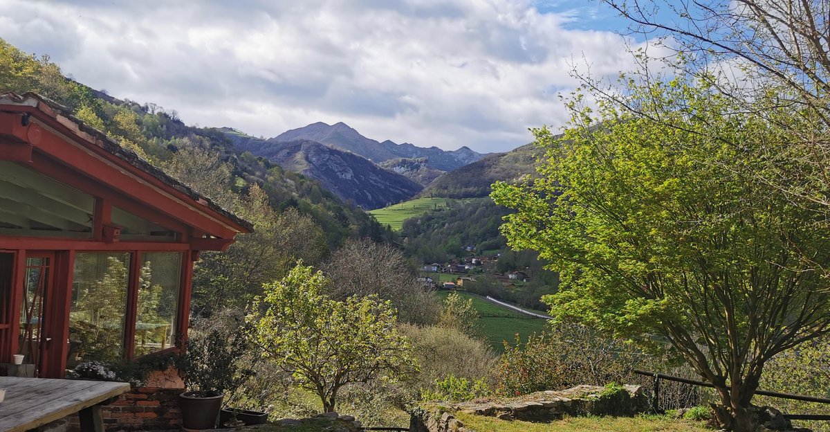 Brota la natura en Asturias.