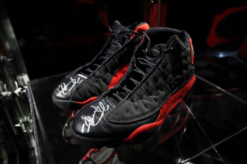 The Business of Fashion..$2,238,000 for sneakers.  
Michael Jordan's 1998 NBA Finals Air Jordan XIIIs sold in an online auction yesterday.

#airjordan #michaeljordan #basketball #clashtv #culture #nike