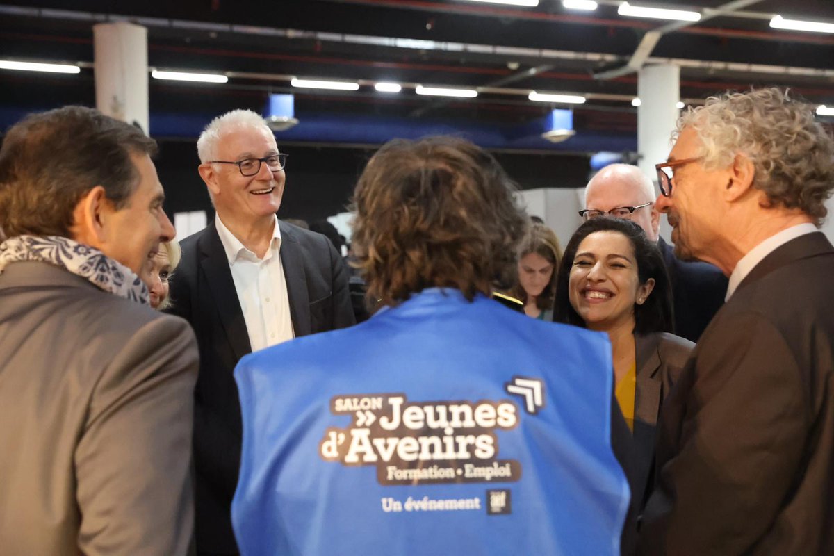CreditMutuelAF's tweet photo. Crédit Mutuel Alliance Fédérale renforce son engagement auprès des jeunes en devenant la 1ère entreprise à introduire le #CVcitoyen dans ses procédures de recrutement. @BaalDaniel était présent ce jour à Montreuil au Salon @JeunesdAvenirs 2023.
@sarahelhairy @JCE_France https://t.co/GBSUG9QMLp
