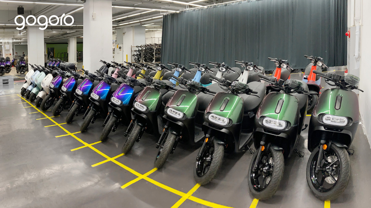 WeAreGogoro's tweet photo. Assembled on time and test driven for performance, all system checks are complete.
Which new destination are these Smartscooters headed to?
#FollowProjectP #SwapAndGoGlobal ๐ https://t.co/piM7L6DKvi