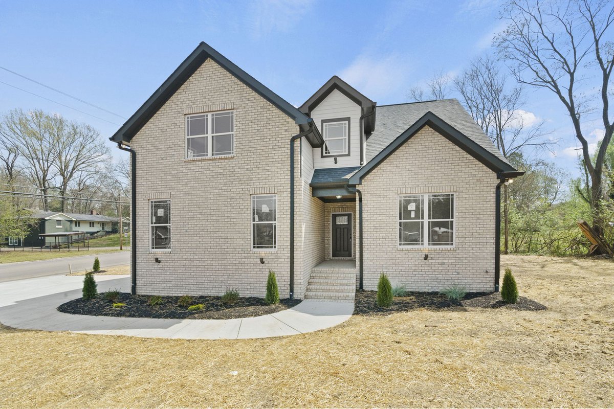 Tenn_Homes's tweet photo. Loving the staircase details in this beautiful new construction!

📍 1268 Cheyenne Blvd, Madison, TN
🛏️ 5
🛁 4
🏠 2,400 sq.ft.
$669,900
MLS: 2506109
Listing courtesy of: Keller Williams Realty
#homeforsale #tnhomes #homesearch #newconstruction #newhome #madison #davidsoncounty https://t.co/uLr98ubcEy