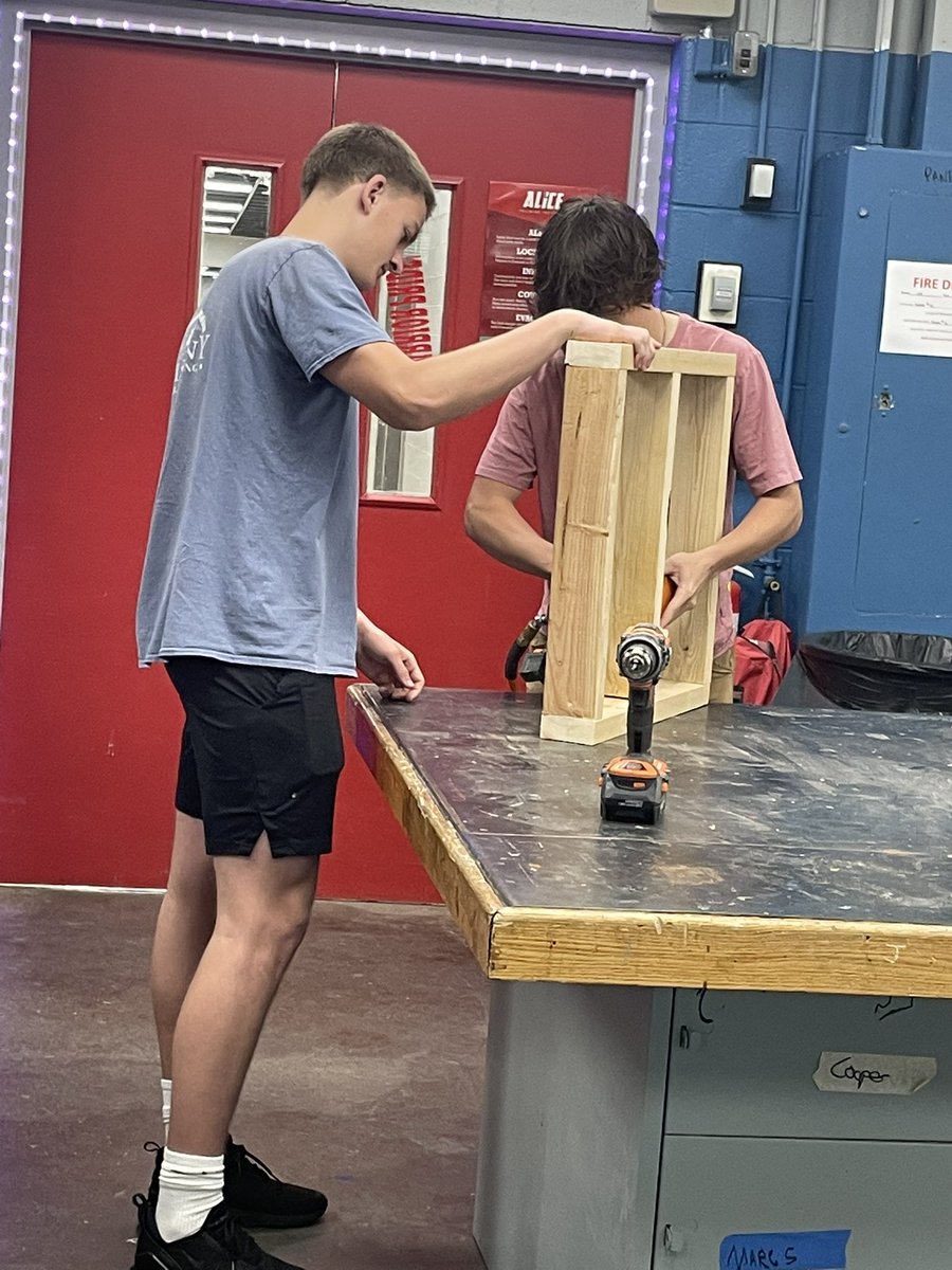 AduschekD's tweet photo. Starting our drywall project today. https://t.co/wI0DkZqVmf