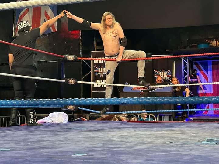 Cree-pr touching tips! @JPR4LIFE @UKWrestling_TV