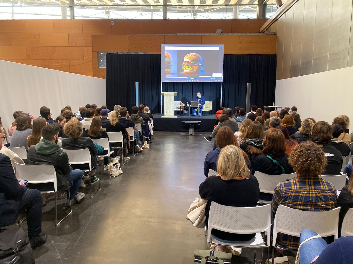 wokine's tweet photo. L’équipe Wokine vous remercie d’être nombreux à avoir assisté à cette conférence sur l’IA lors du @comenorday 👏
Pour conclure : les agences ont encore un bel avenir, et l’IA change nos métiers créatifs au quotidien !  
N’hésitez pas à passer à notre stand M28 pour en discuter 😃 https://t.co/kYTgXHXiQf