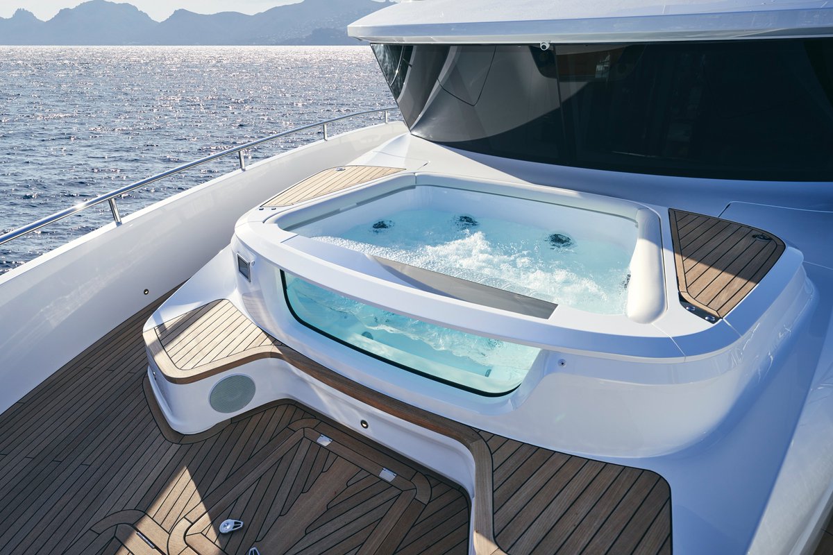 PrincessMYsales's tweet photo. Princess X80 available now.
With in excess of 30% more useful interior space onboard than a traditional #flybridge yacht, covering the full length of the vessel, there's much to explore on board the Princess X80 'superfly'.  
https://t.co/J1Fy3SVsOZ #princessyachts #superyacht https://t.co/ZG9WzZHSp4