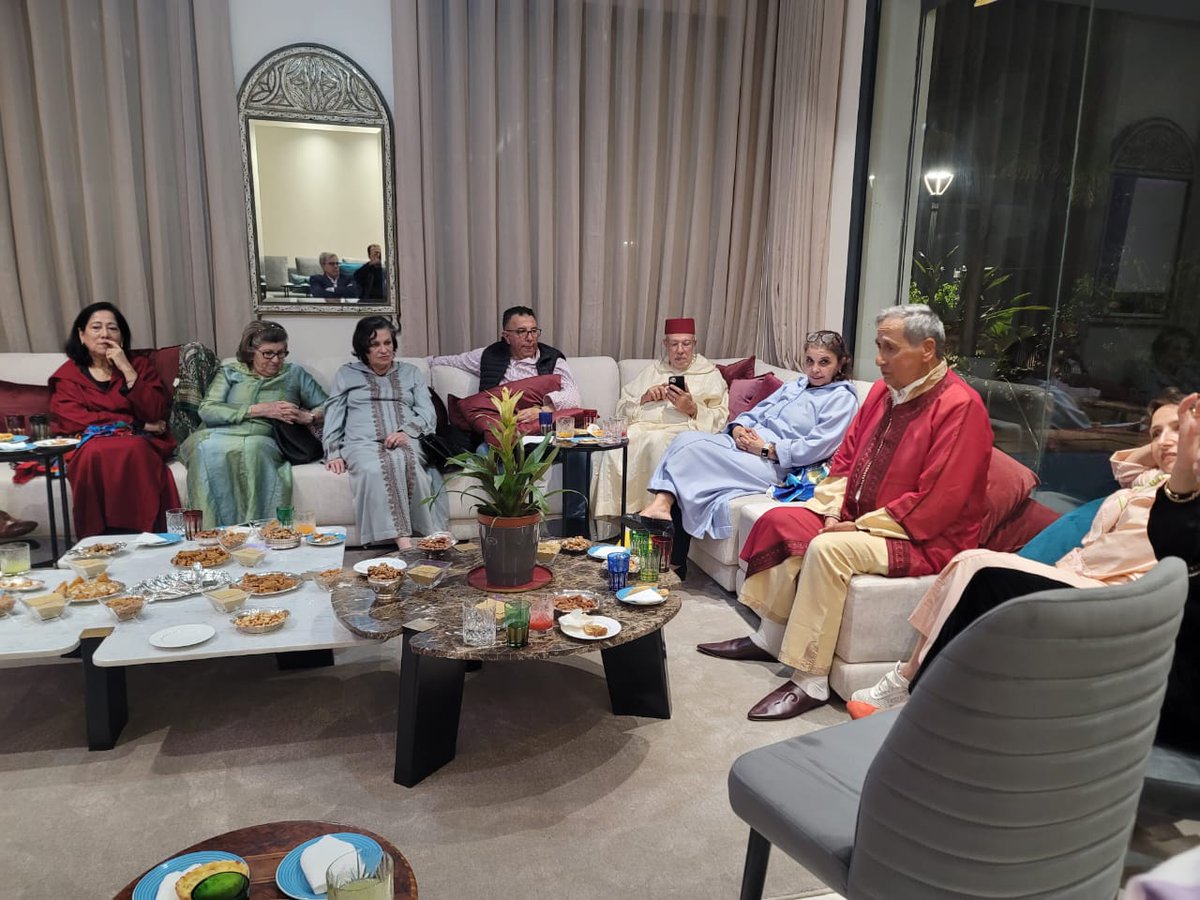 RotaryMaroc's tweet photo. Mardi 11 avril réunion statutaire au chez le Dr Bouchareb et son épouse que nous remercions pour leur hospitalité
Sur fond de musique andalouse, nous avons dégusté  les mets des apprenties cuisinières de notre Atelier de formation,  dans une ambiance amicale comme nous les aimons https://t.co/J2vYPLFERd