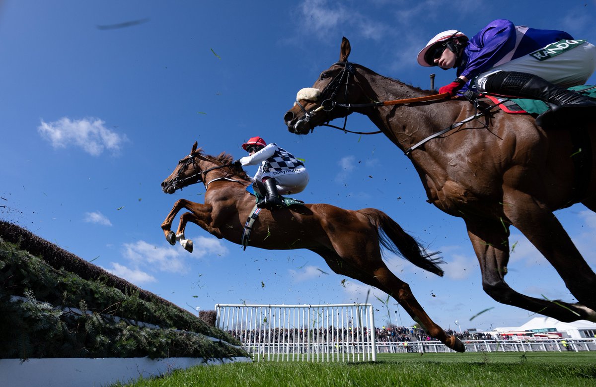 The Grand National Festival has started in style!

Banbridge wings the last to win the Manifesto Chase for <a href="/JosephOBrien2/">Joseph O'Brien</a> and JJ Slevin 👏🏆

#FeedYourDesireToWin