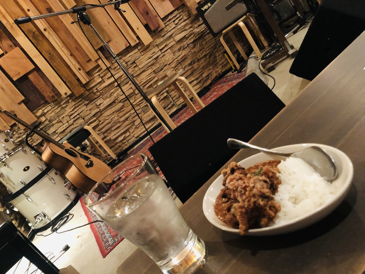 10wj0's tweet photo. 同じようで違った良さがある4組でした。
#鑪ら場 #muui #yuine
#晴景しの #今井美帆
#いさみ水 #ミニキーマカレー唐揚げトッピング
#蒲郡みかんクラフトチューハイ
#ティーソーダ https://t.co/ZH972tzHNU