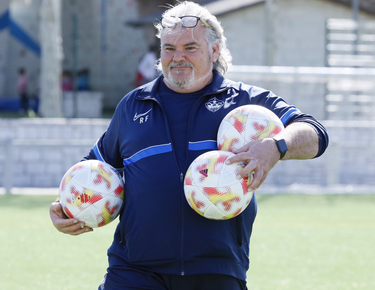 UDSanse's tweet photo. ⚽️Los balones, al igual que los puntos, los queremos de 3 en 3🤩

¡Grande nuestro Rafita! 🫶🏼

#OhMiSanse🇵🇱 https://t.co/BDT7kV86ze