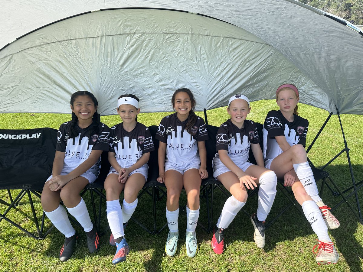 HtownFutsalClub's tweet photo. Join the fastest and highest technical developmental club for U11 &amp; U12 Girls in the greater Southeast Houston Area🤘 
Tryouts for U12 (2011G) are quickly approaching! 
👉Develop with Futsal 
👉Proper Technical Training 
👉US Club Youth Soccer Club 
https://t.co/i7bb85BJhp https://t.co/dU0utqbQ9c