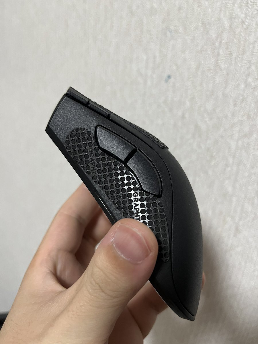 bulldozer_fuji's tweet photo. #GRAPHT 様より、マウス握った時のフィット感をアップする「マウスグリップテープ」と、滑りと止まりを絶妙に強化する「PTFEマウスソール」を頂きました!!
長い対戦をすればするほど効果が出るカスタムツール!!愛用のマウスに使ってみて!!
#teamgrapht https://t.co/aDI8XIILpX