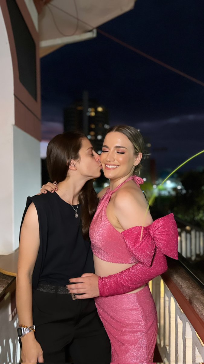 nenexinhobs's tweet photo. Retuíte uma foto com teu amor 
me and my princess https://t.co/XerTKeggNV