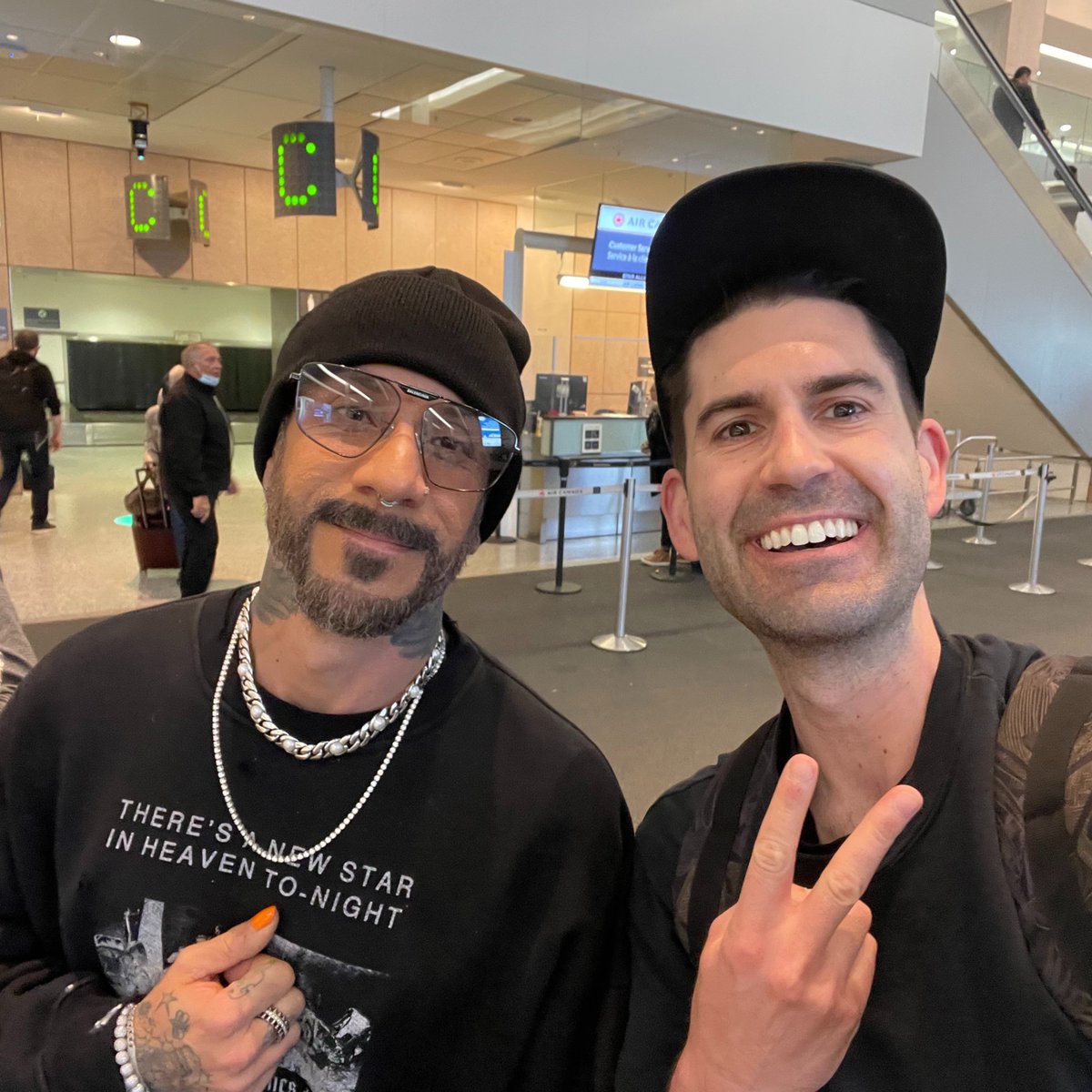 danigray's tweet photo. I knew I'd find a way to make @AdamCawley's random run-in with AJ from the @backstreetboys about me.
Adam got the photo, I got the interview.
Listen here: https://t.co/TTumgakd24 #TodayInTO #Toronto https://t.co/twQ4B2UhTd