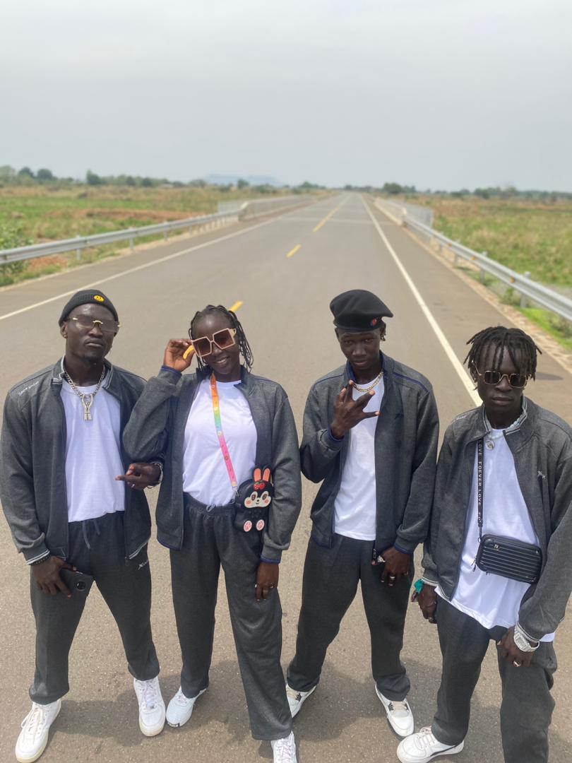 chris_bau's tweet photo. South Sudan Dancers🇸🇸🤩🤩terekeka road https://t.co/lhZsfubjgm