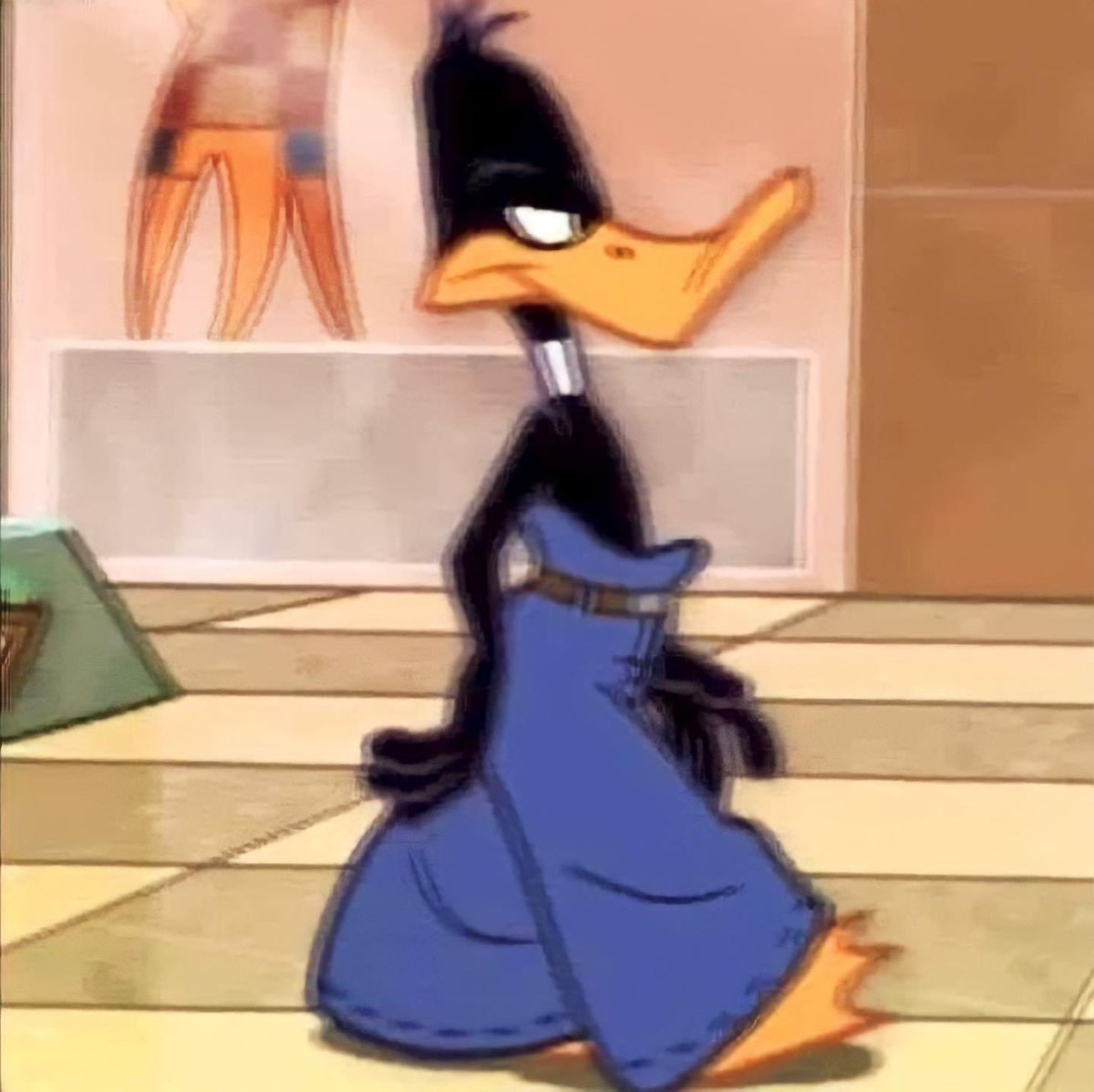 musadosmeme's tweet photo. Todo lugar tem uma garota vestida exatamente assim: https://t.co/UxyPe2PE5V