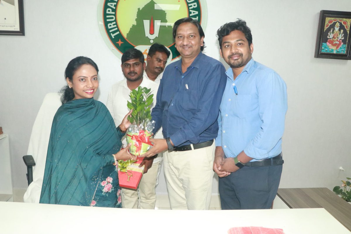 Mahindra Waste To Energy Solutions Limited, Tirupati Bio-methanation(CBG) plant staffs met the newly appointed Tirupati Municipal Corporation Commissioner Smt.Haritha IAS 💐💐

<a href="/MCTTirupati/">Municipal Corporation, Tirupati</a> 
<a href="/dvsrr/">D V S Rama Rao</a> 
<a href="/NagurBa02480344/">Nagur Basha</a>
<a href="/Gowdhaman_21/">Gowdhaman</a>