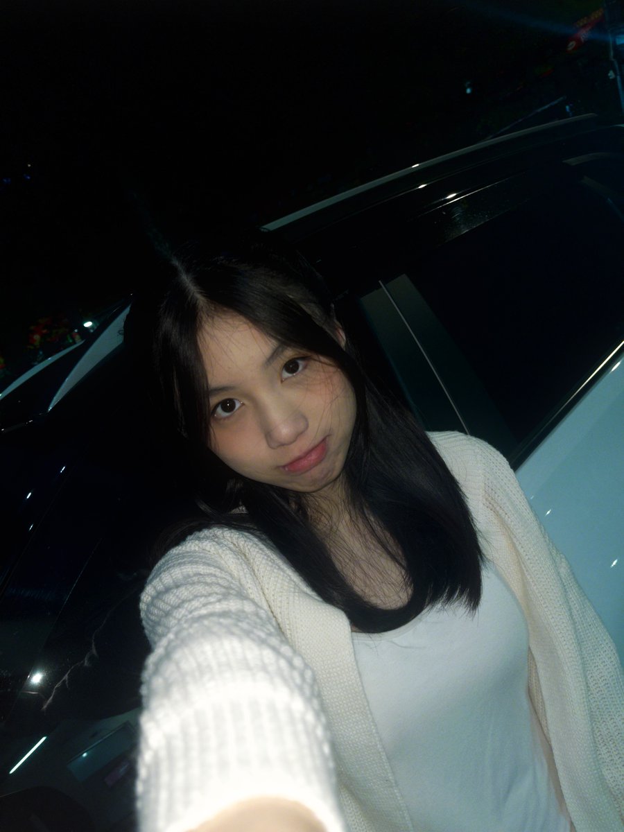 Michie_JKT48's tweet photo. haihai, lg apaa https://t.co/Inp2JsVimn